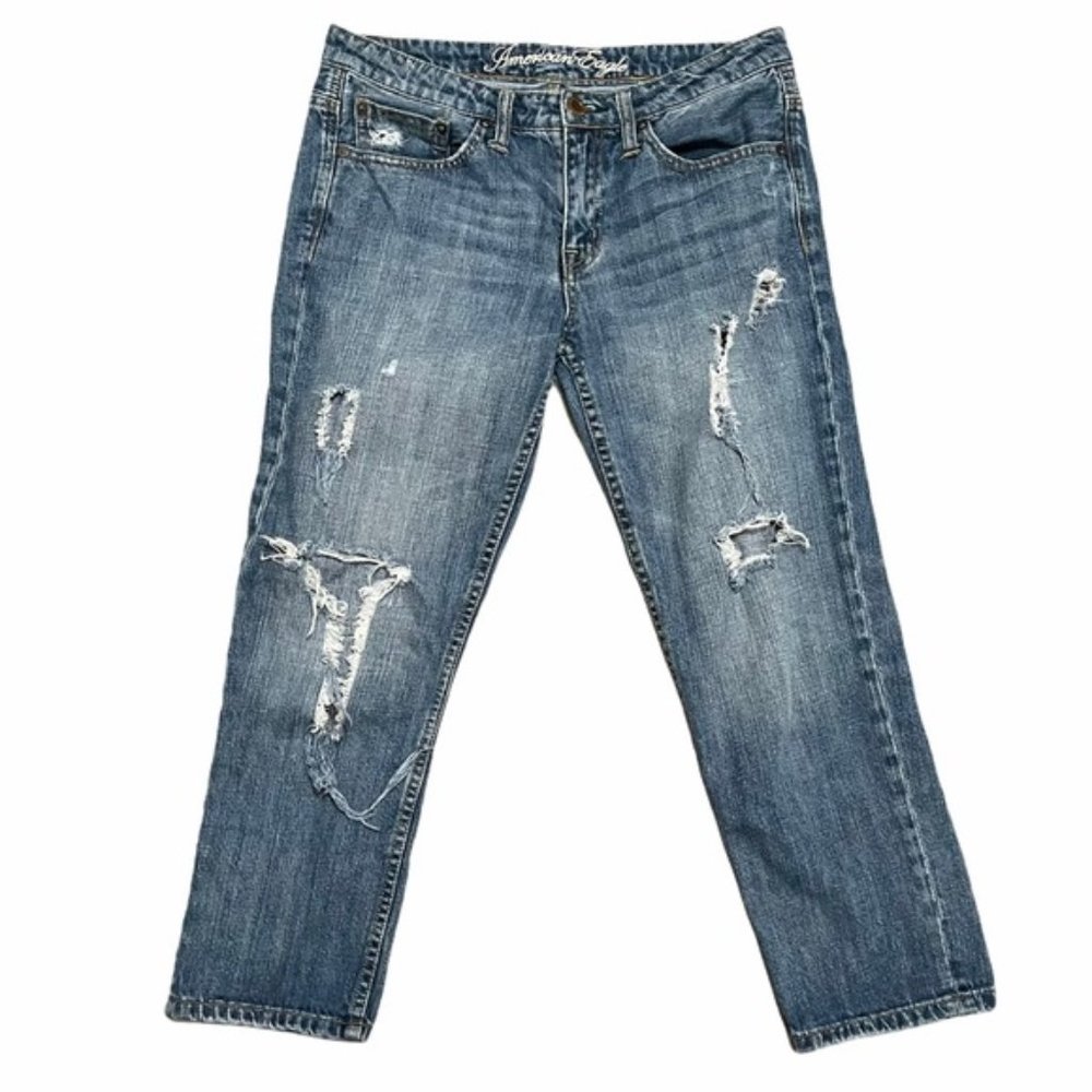 American Eagle Distressed Crop Jean